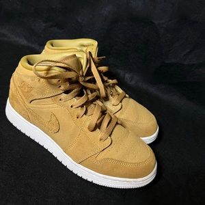 Jordan Kids Air Jordan 1 Mid BG
Shoes.